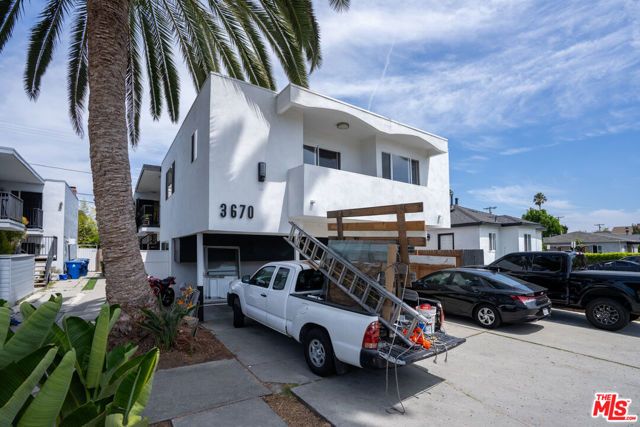 3670 Greenfield Avenue, Los Angeles, CA 90034