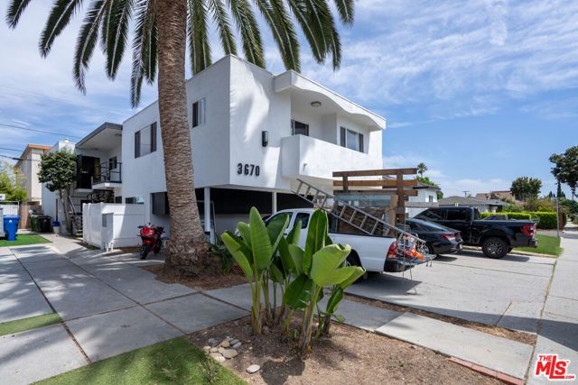 3670 Greenfield Avenue, Los Angeles, CA 90034
