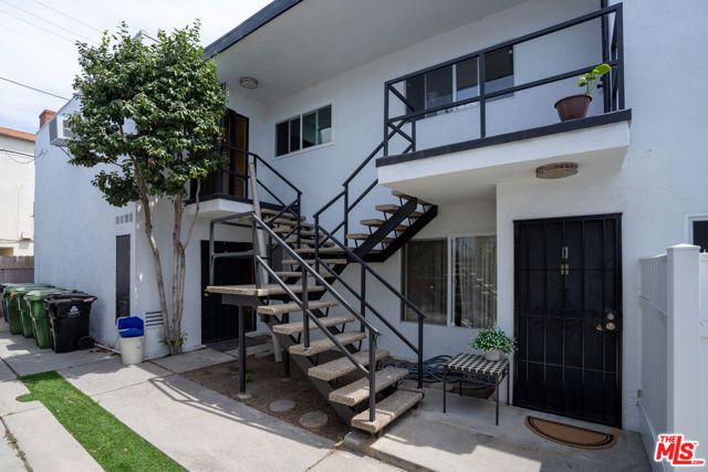 3670 Greenfield Avenue, Los Angeles, CA 90034