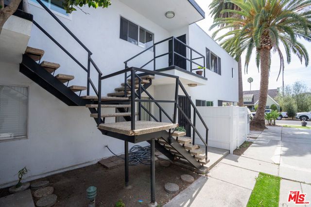 3670 Greenfield Avenue, Los Angeles, CA 90034