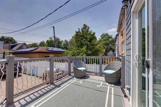 5351 W Foster Avenue, Chicago, IL 60630