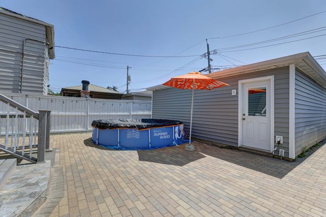 5351 W Foster Avenue, Chicago, IL 60630