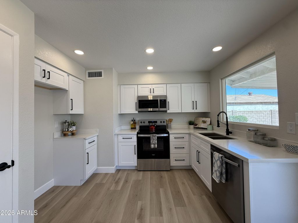 1491 W MOHAWK Lane, Phoenix, AZ 85027