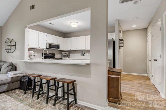 3700 Selwyn Farms Lane 4, Charlotte, NC 28209