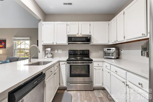 3700 Selwyn Farms Lane 4, Charlotte, NC 28209