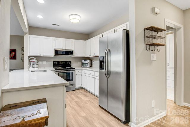 3700 Selwyn Farms Lane 4, Charlotte, NC 28209