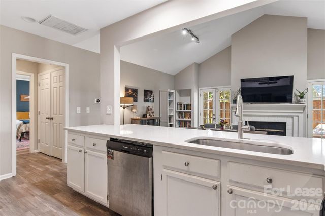 3700 Selwyn Farms Lane 4, Charlotte, NC 28209