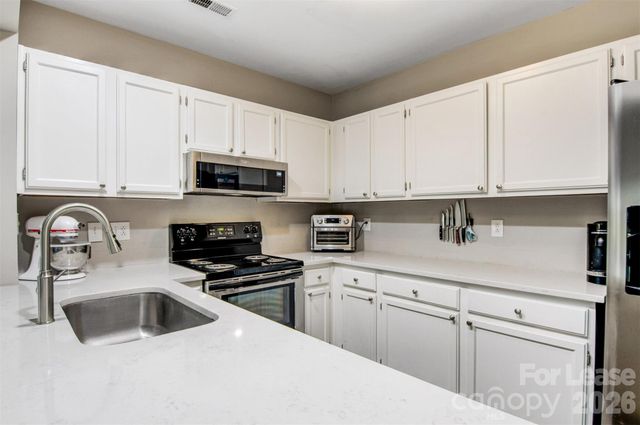 3700 Selwyn Farms Lane 4, Charlotte, NC 28209
