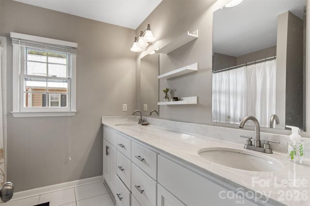 3700 Selwyn Farms Lane 4, Charlotte, NC 28209