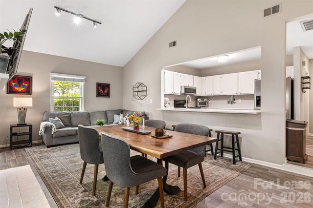 3700 Selwyn Farms Lane 4, Charlotte, NC 28209