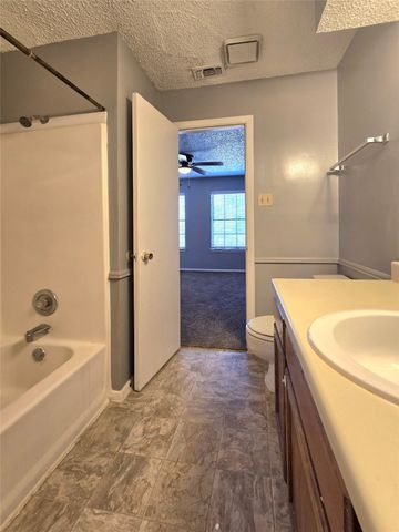 5801 Shadydell Drive 5807, Fort Worth, TX 76135