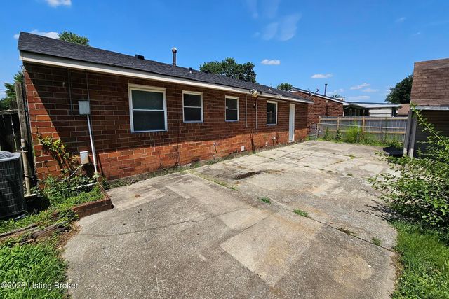 704 Drummond Way, Fairdale, KY 40118