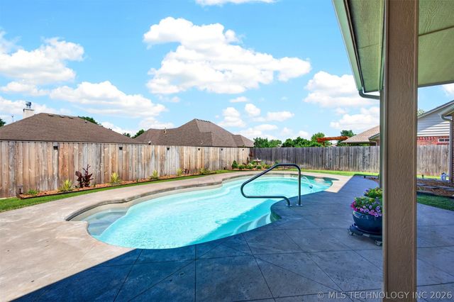 12006 S Tamarack Street, Jenks, OK 74037