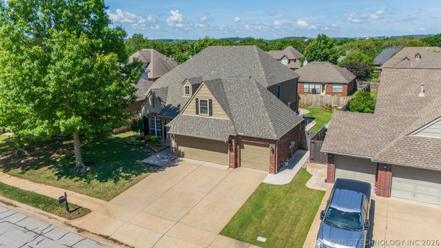 12006 S Tamarack Street, Jenks, OK 74037