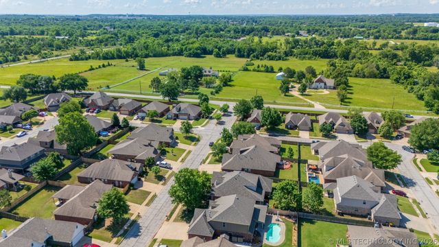 12006 S Tamarack Street, Jenks, OK 74037
