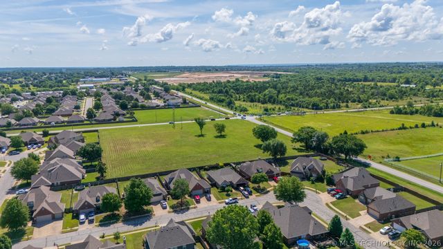 12006 S Tamarack Street, Jenks, OK 74037