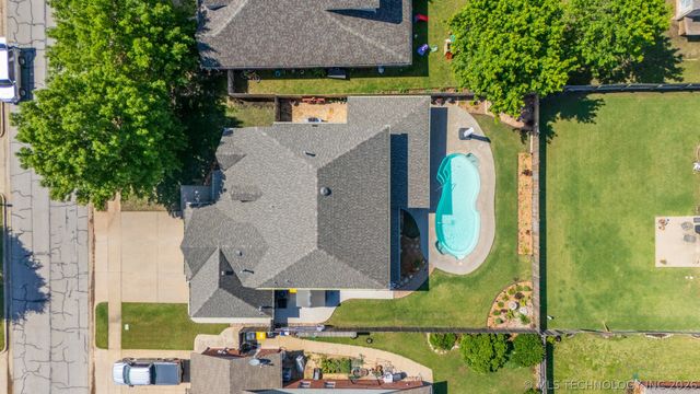 12006 S Tamarack Street, Jenks, OK 74037