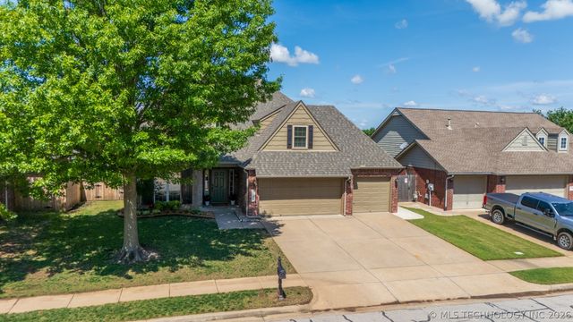 12006 S Tamarack Street, Jenks, OK 74037