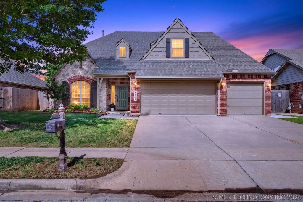 12006 S Tamarack Street, Jenks, OK 74037