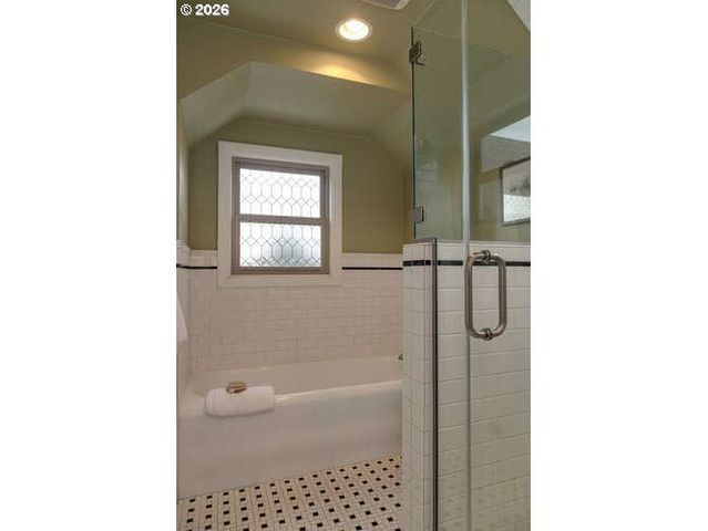 323 Se COWLS St, Mc Minnville, OR 97128