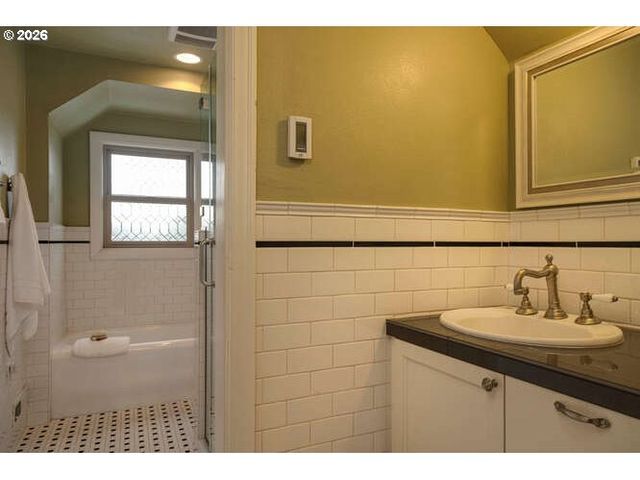 323 Se COWLS St, Mc Minnville, OR 97128