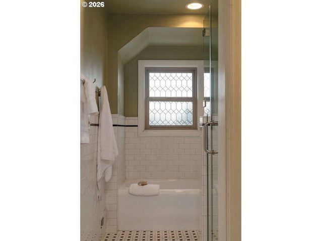 323 Se COWLS St, Mc Minnville, OR 97128