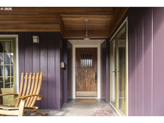 323 Se COWLS St, Mc Minnville, OR 97128