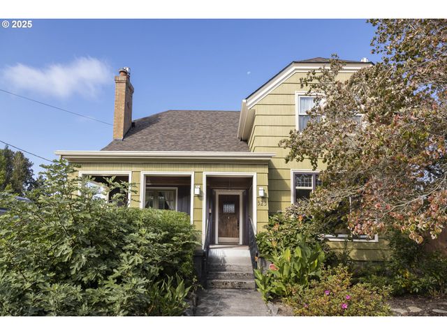 323 Se COWLS St, Mc Minnville, OR 97128