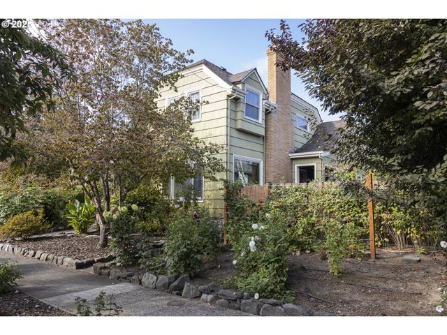 323 Se COWLS St, Mc Minnville, OR 97128