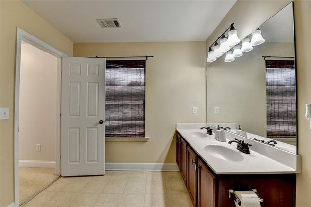 6098 Park Leaf Walk, Buford, GA 30518