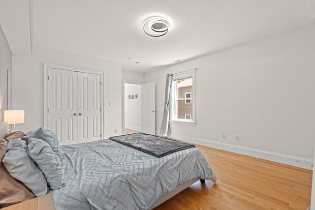 17 Robbins Street 2-2, Waltham, MA 02453