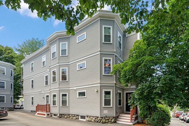 17 Robbins Street 2-2, Waltham, MA 02453