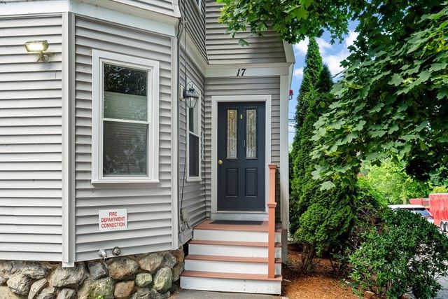 17 Robbins Street 2-2, Waltham, MA 02453