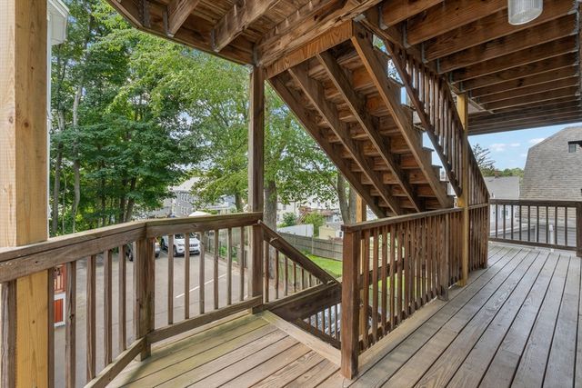 17 Robbins Street 2-2, Waltham, MA 02453