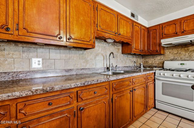 118 DEL PRADO Drive, Sunland Park, NM 88063