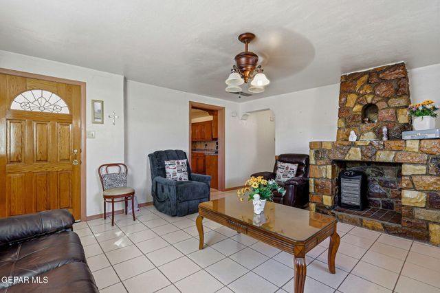 118 DEL PRADO Drive, Sunland Park, NM 88063