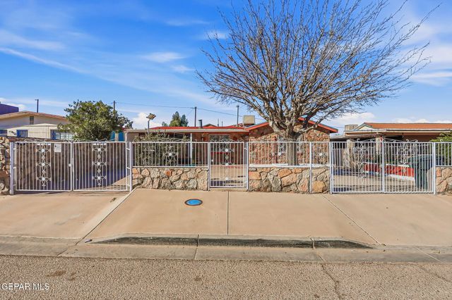 118 DEL PRADO Drive, Sunland Park, NM 88063