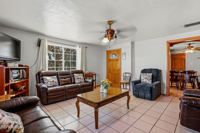 118 DEL PRADO Drive, Sunland Park, NM 88063