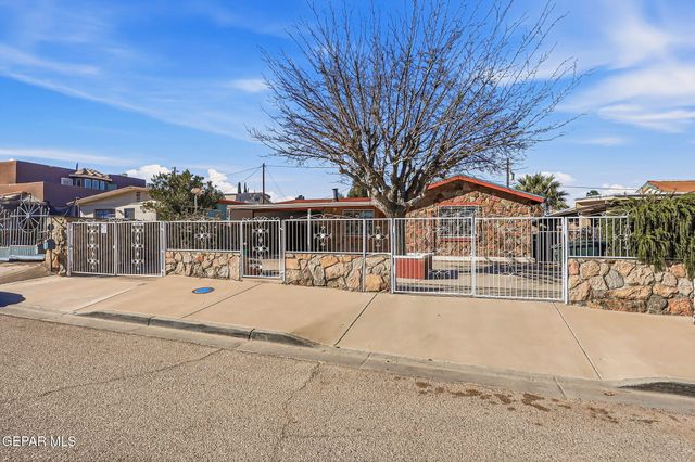 118 DEL PRADO Drive, Sunland Park, NM 88063