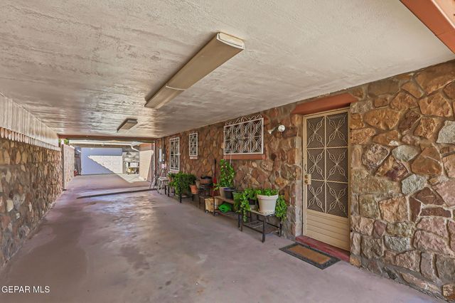 118 DEL PRADO Drive, Sunland Park, NM 88063