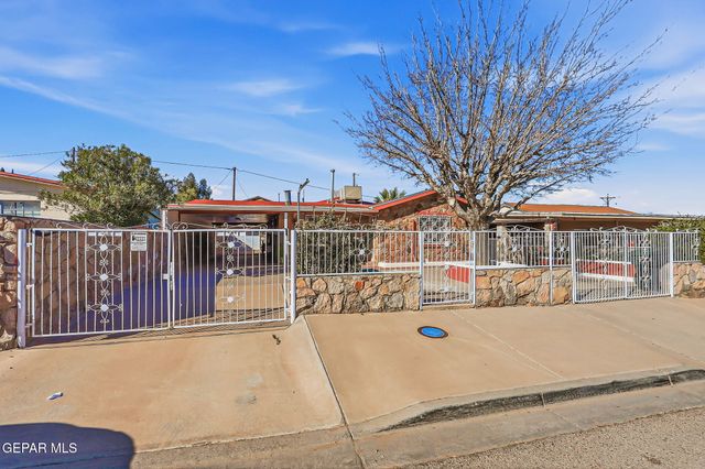 118 DEL PRADO Drive, Sunland Park, NM 88063