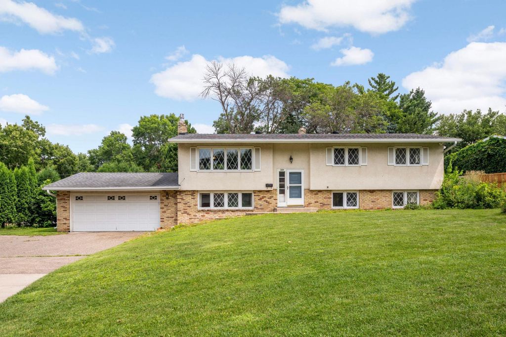 389 Edith Drive, West Saint Paul, MN 55118