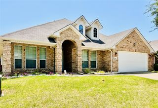 5851 Lorenzo Drive, Grand Prairie, TX 75052