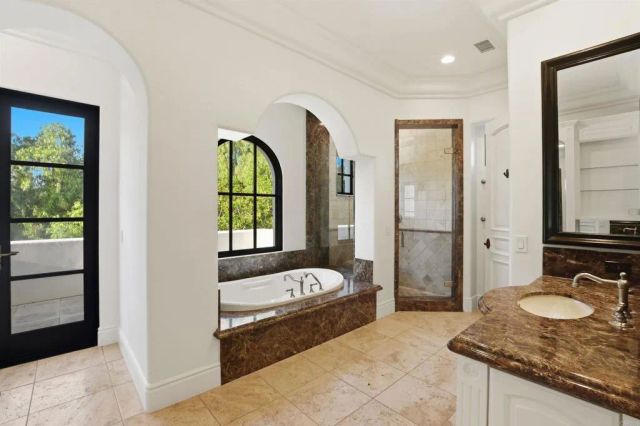 18325 Calle La Serra, Rancho Santa Fe, CA 92091