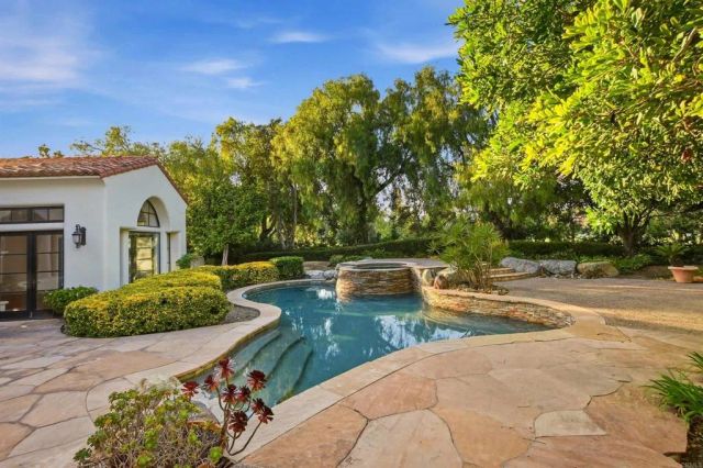 18325 Calle La Serra, Rancho Santa Fe, CA 92091