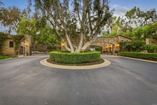 18325 Calle La Serra, Rancho Santa Fe, CA 92091