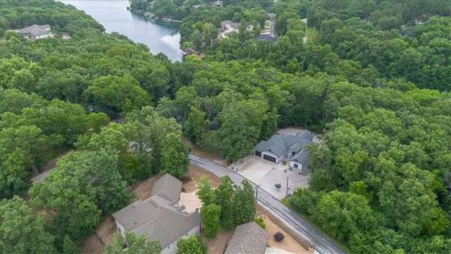 40 Stonehaven Drive, Bella Vista, AR 72715