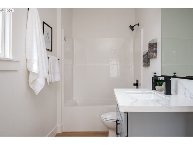 236 Ne Sacramento St, Portland, OR 97212