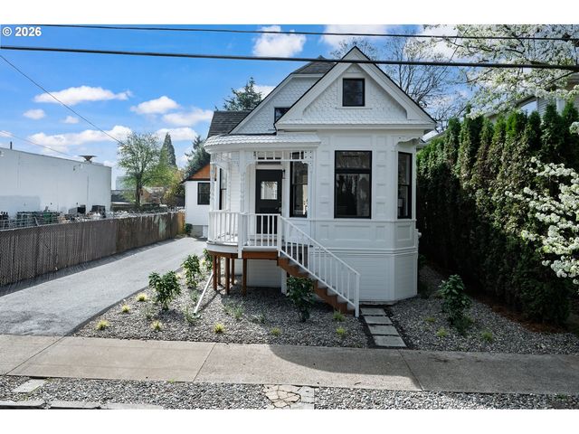 236 Ne Sacramento St, Portland, OR 97212