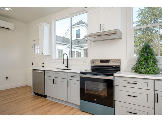 236 Ne Sacramento St, Portland, OR 97212